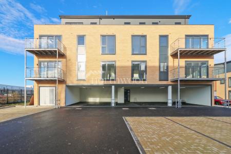 1 bedroom Flat to let in New Town Road, New Town, Ashford, TN24