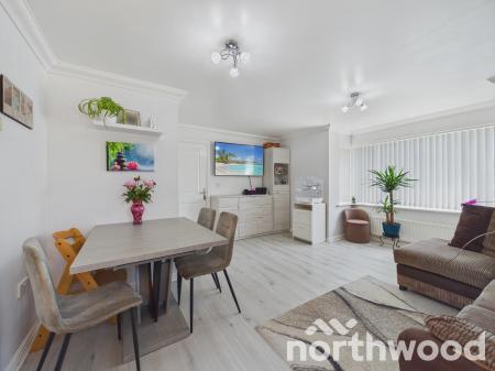 2 bedroom Apartment for sale in Hedgers Way, Chartfields, Ashford, TN23