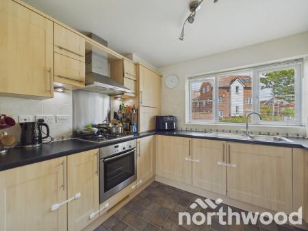 2 bedroom Apartment for sale in Hedgers Way, Chartfields, Ashford, TN23