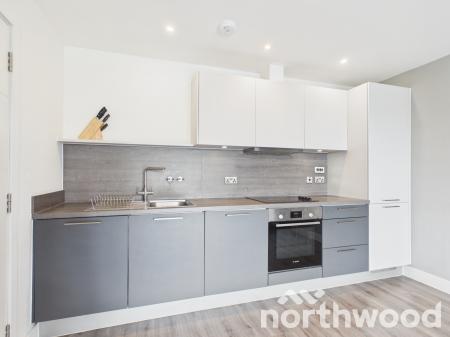 2 bedroom Flat to let in George Street, Victoria Point, Ashford, TN23