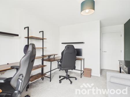 2 bedroom Flat to let in George Street, Victoria Point, Ashford, TN23