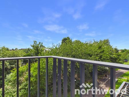 2 bedroom Flat to let in George Street, Victoria Point, Ashford, TN23