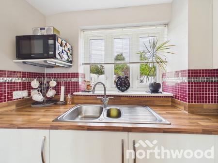 3 bedroom End of terrace house for sale in Lodge Close, Singleton, Ashford, TN23