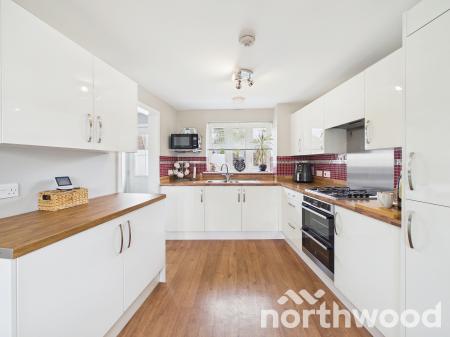3 bedroom End of terrace house for sale in Lodge Close, Singleton, Ashford, TN23