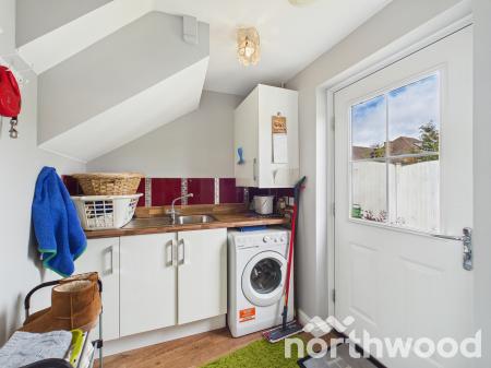 3 bedroom End of terrace house for sale in Lodge Close, Singleton, Ashford, TN23