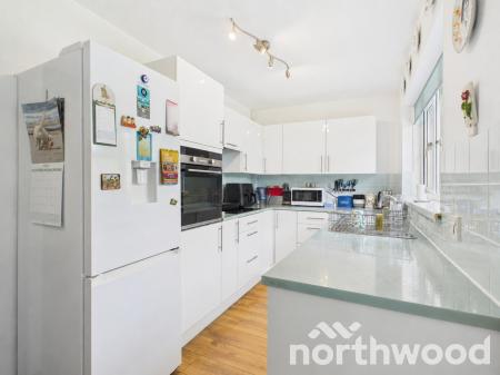 2 bedroom Bungalow for sale in Meridian Court, Singleton, Ashford, TN23