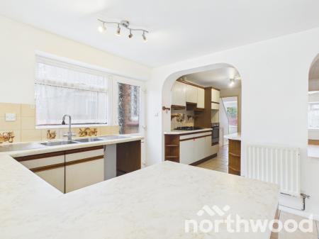 4 bedroom Semi-detached house to let in Highfield Road, Willesborough, Ashford, TN24