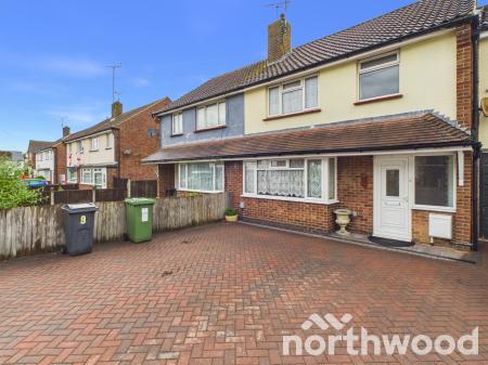 4 bedroom Semi-detached house to let in Highfield Road, Willesborough, Ashford, TN24