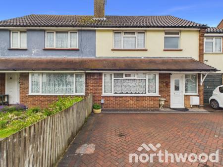 4 bedroom Semi-detached house to let in Highfield Road, Willesborough, Ashford, TN24