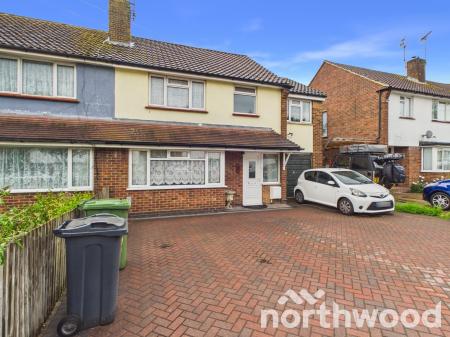 4 bedroom Semi-detached house to let in Highfield Road, Willesborough, Ashford, TN24