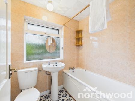 4 bedroom Semi-detached house to let in Highfield Road, Willesborough, Ashford, TN24