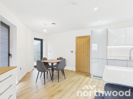 2 bedroom Flat to let in 50 Victoria Road, Ashford, Ashford, TN23