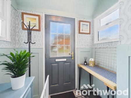 3 bedroom End of terrace house for sale in Tennyson Road, Ashford, Ashford, TN23