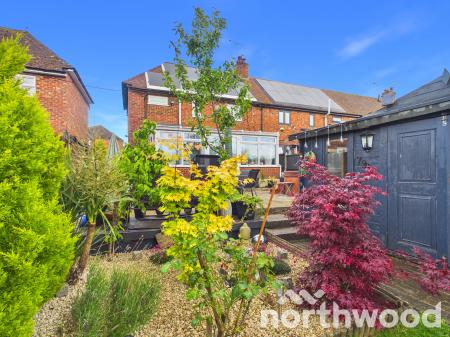 3 bedroom End of terrace house for sale in Tennyson Road, Ashford, Ashford, TN23