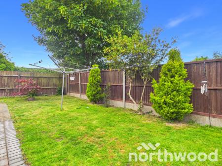3 bedroom End of terrace house for sale in Tennyson Road, Ashford, Ashford, TN23