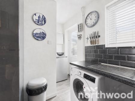 3 bedroom End of terrace house for sale in Tennyson Road, Ashford, Ashford, TN23