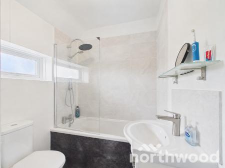 3 bedroom End of terrace house for sale in Tennyson Road, Ashford, Ashford, TN23