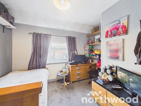 3 bedroom End of terrace house for sale in Tennyson Road, Ashford, Ashford, TN23