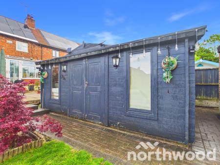 3 bedroom End of terrace house for sale in Tennyson Road, Ashford, Ashford, TN23
