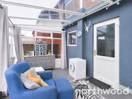 3 bedroom End of terrace house for sale in Tennyson Road, Ashford, Ashford, TN23