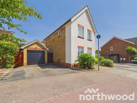 4 bedroom Detached house for sale in Sycamore Lane, Ashford, Ashford, TN23