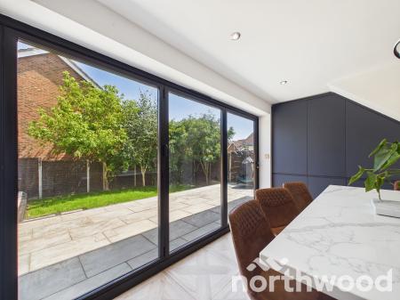 4 bedroom Detached house for sale in Sycamore Lane, Ashford, Ashford, TN23
