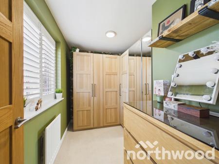 4 bedroom Detached house for sale in Sycamore Lane, Ashford, Ashford, TN23