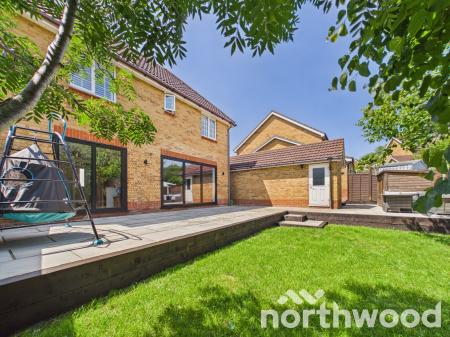 4 bedroom Detached house for sale in Sycamore Lane, Ashford, Ashford, TN23