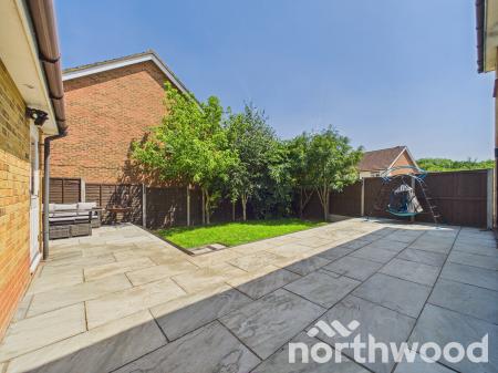 4 bedroom Detached house for sale in Sycamore Lane, Ashford, Ashford, TN23
