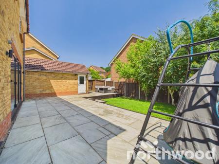 4 bedroom Detached house for sale in Sycamore Lane, Ashford, Ashford, TN23