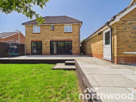 4 bedroom Detached house for sale in Sycamore Lane, Ashford, Ashford, TN23