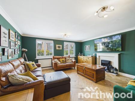 4 bedroom Detached house for sale in Sycamore Lane, Ashford, Ashford, TN23