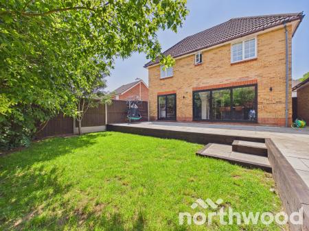 4 bedroom Detached house for sale in Sycamore Lane, Ashford, Ashford, TN23