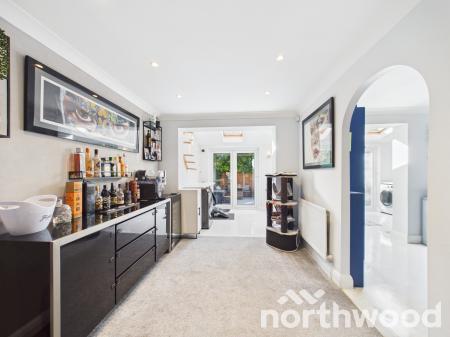 4 bedroom Semi-detached house for sale in Bradbridge Green, Singleton, Ashford, TN23