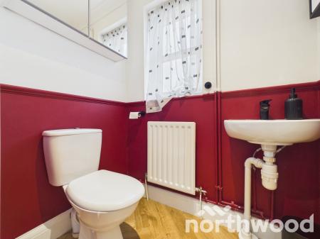 4 bedroom Semi-detached house for sale in Bradbridge Green, Singleton, Ashford, TN23