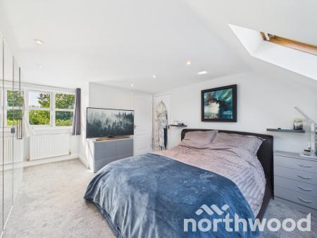 4 bedroom Semi-detached house for sale in Bradbridge Green, Singleton, Ashford, TN23