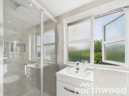 4 bedroom Semi-detached house for sale in Bradbridge Green, Singleton, Ashford, TN23