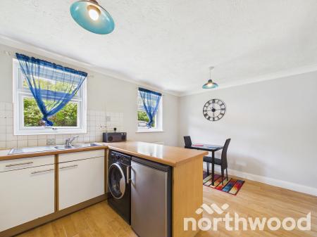 3 bedroom Semi-detached house for sale in Bradbridge Green, Singleton, Ashford, TN23