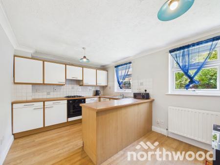 3 bedroom Semi-detached house for sale in Bradbridge Green, Singleton, Ashford, TN23