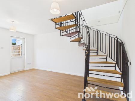 2 bedroom Terraced House to let in Manorfield, Ashford, Ashford, TN23