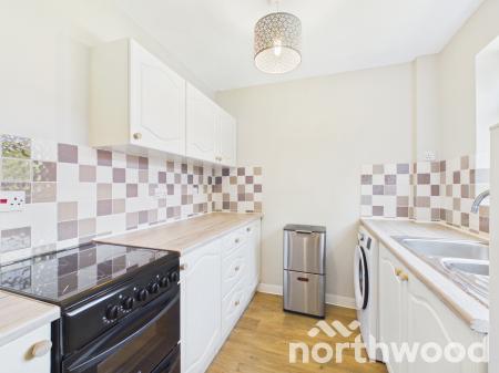 2 bedroom Terraced House to let in Manorfield, Ashford, Ashford, TN23