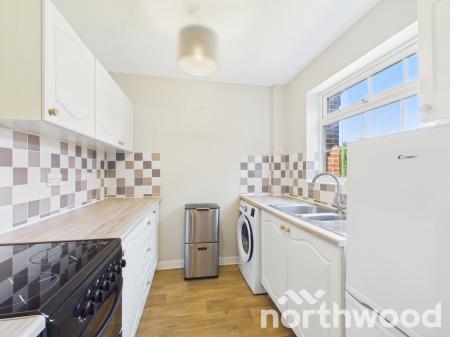 2 bedroom Terraced House to let in Manorfield, Ashford, Ashford, TN23