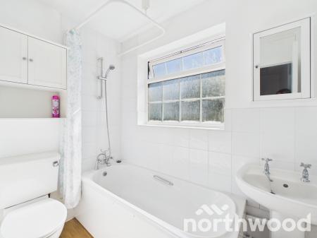 2 bedroom Terraced House to let in Manorfield, Ashford, Ashford, TN23