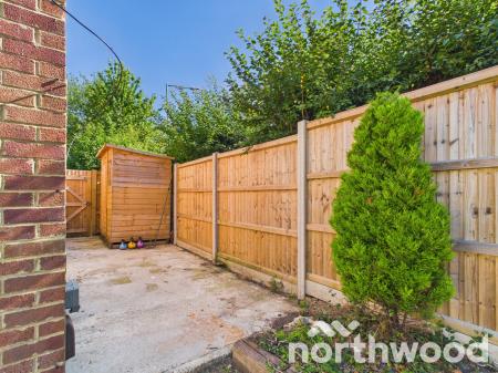 2 bedroom Terraced House to let in Manorfield, Ashford, Ashford, TN23