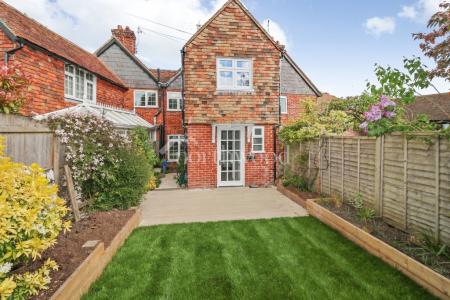 3 bedroom Terraced House to let in The Street, Chilham, CT4