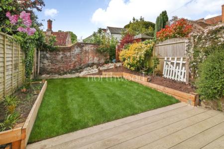 3 bedroom Terraced House to let in The Street, Chilham, CT4