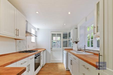 3 bedroom Terraced House to let in The Street, Chilham, CT4