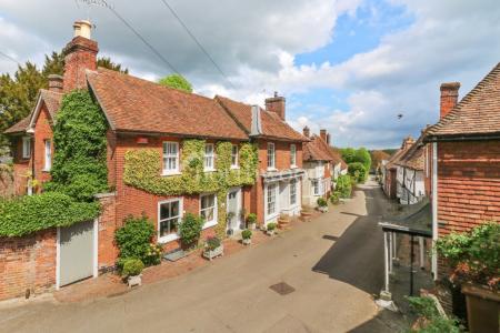 3 bedroom Terraced House to let in The Street, Chilham, CT4