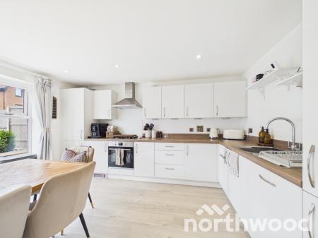 3 bedroom Town house for sale in Coppice Drive, Chartfields, Ashford, TN23