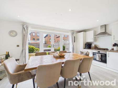 3 bedroom Town house for sale in Coppice Drive, Chartfields, Ashford, TN23